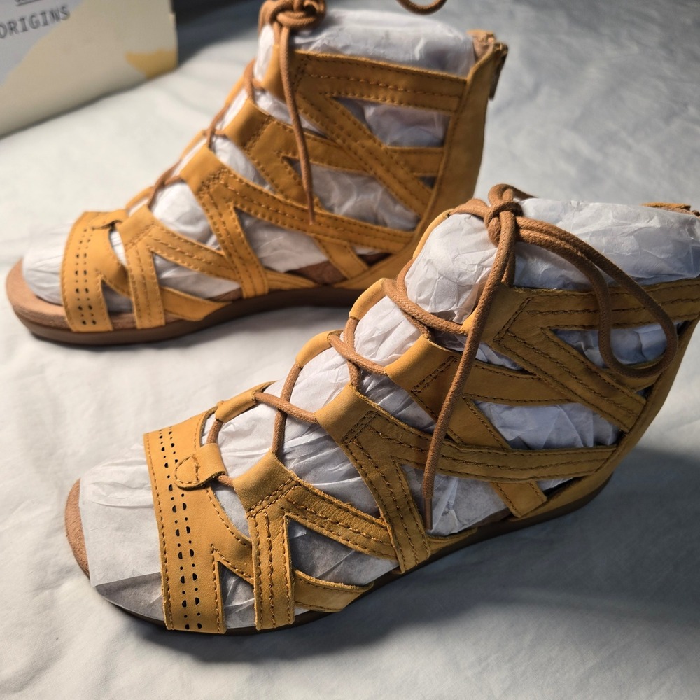 Earth Origins Corie Wide Amber Yellow Nubuck Gladiator Sandals 8W 7207806WWBCK - Picture 3 of 7